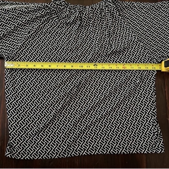 MICHAEL by Michael Kors Geometric Cold Shoulder Blouse - Picture 7 of 8